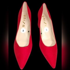 Unisa Red pumps